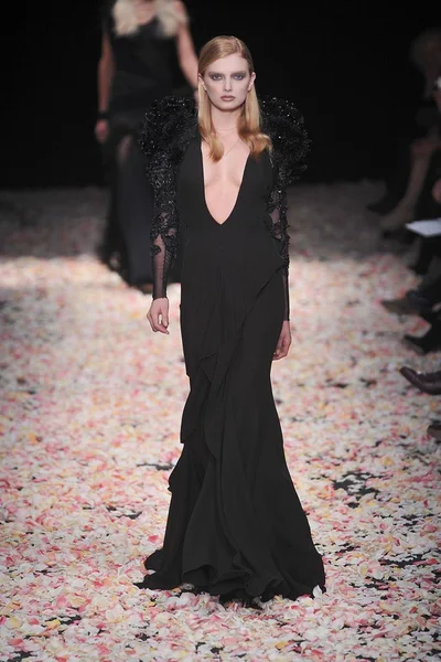 Look 29